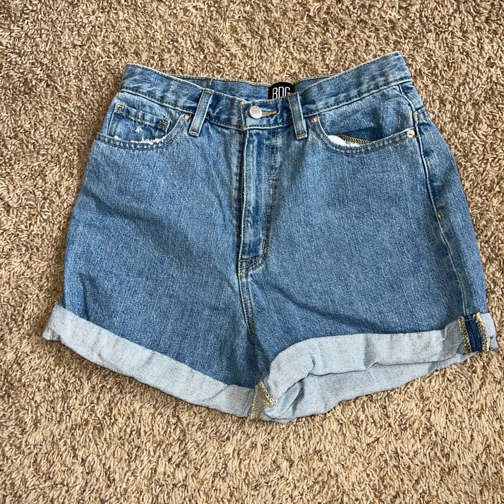 Urban outfitters mom short!